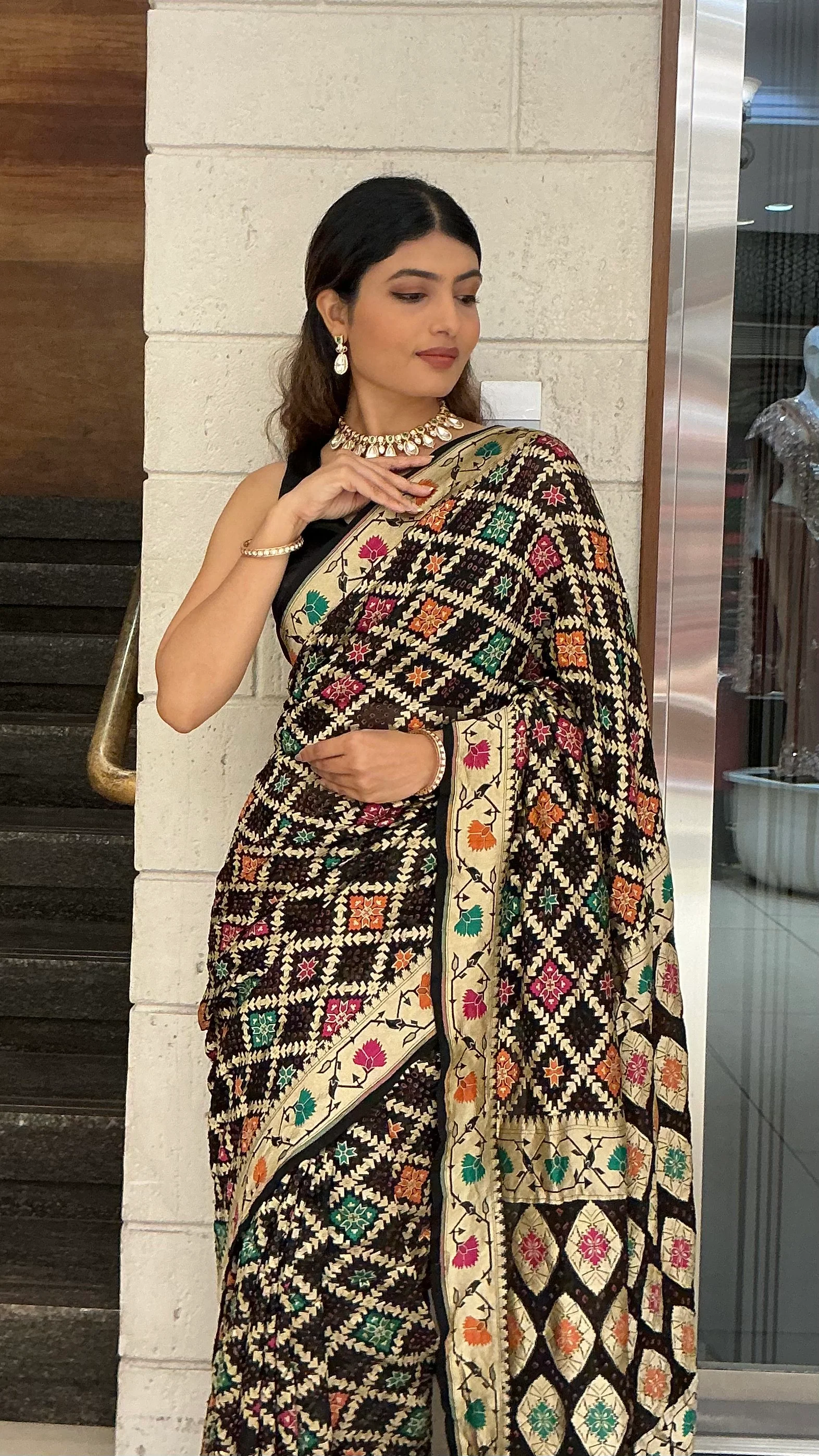 Royal Black Multicolour Jacquard Woven Designer Saree with Traditional Motifs & Rich Pallu - Image 7