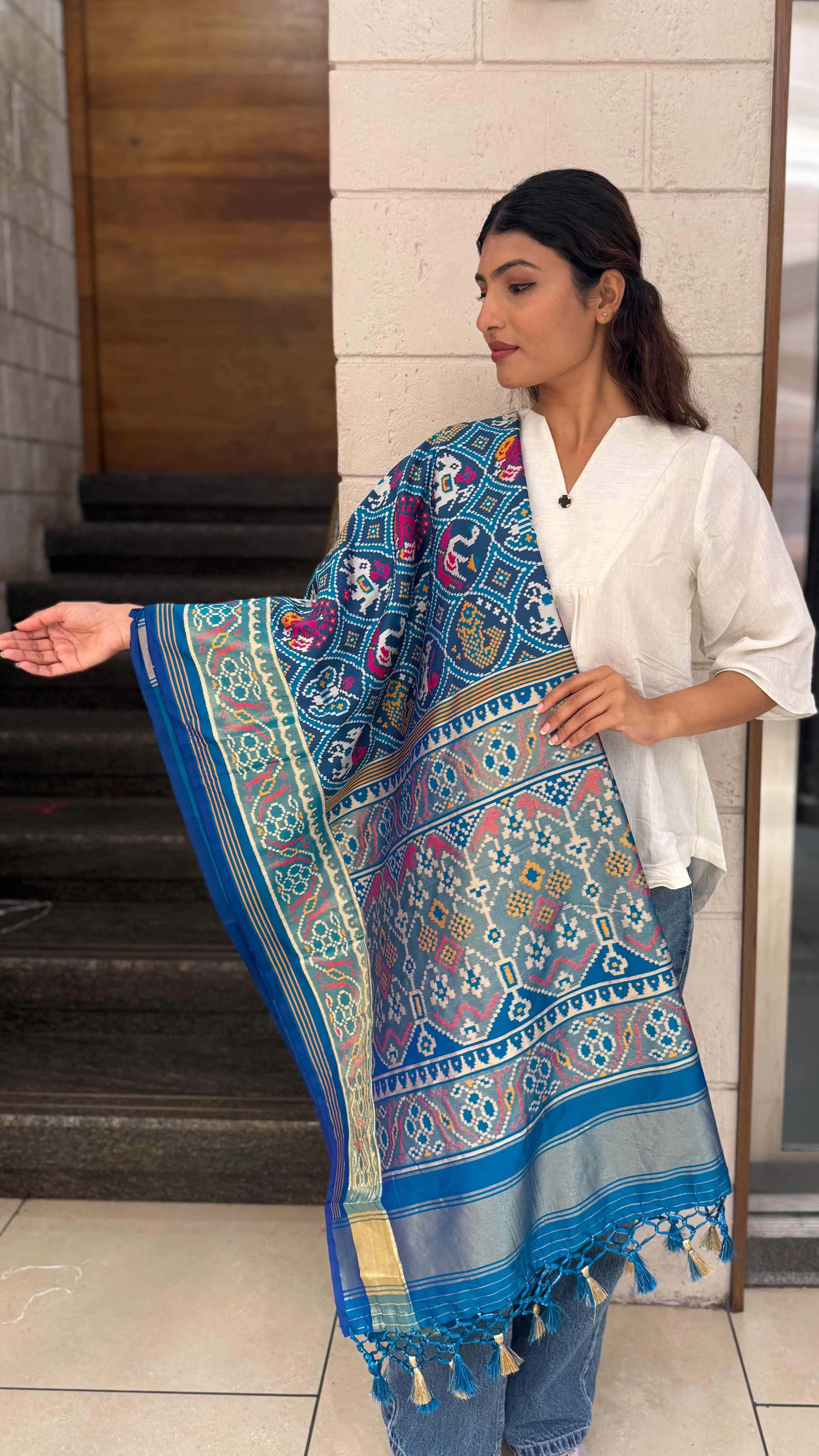 Royal Blue Kunjar Bhat Patola Saree – Chowkdi Layout Inspired Double Ikat Weaving - Image 4