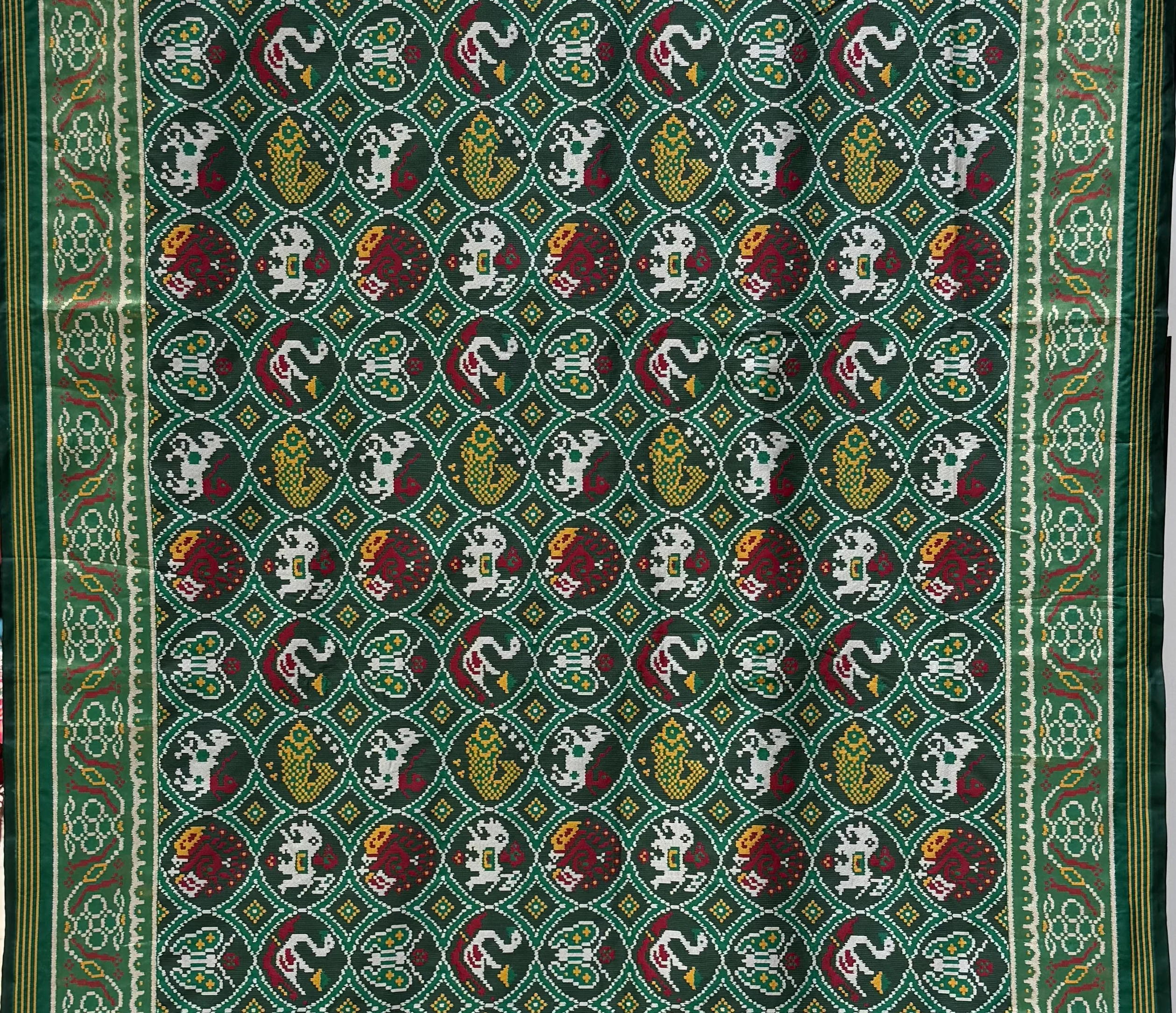 Royal Green Kunjar Bhat Patola Saree – Chowkdi Layout Inspired Double Ikat Weaving - Image 4