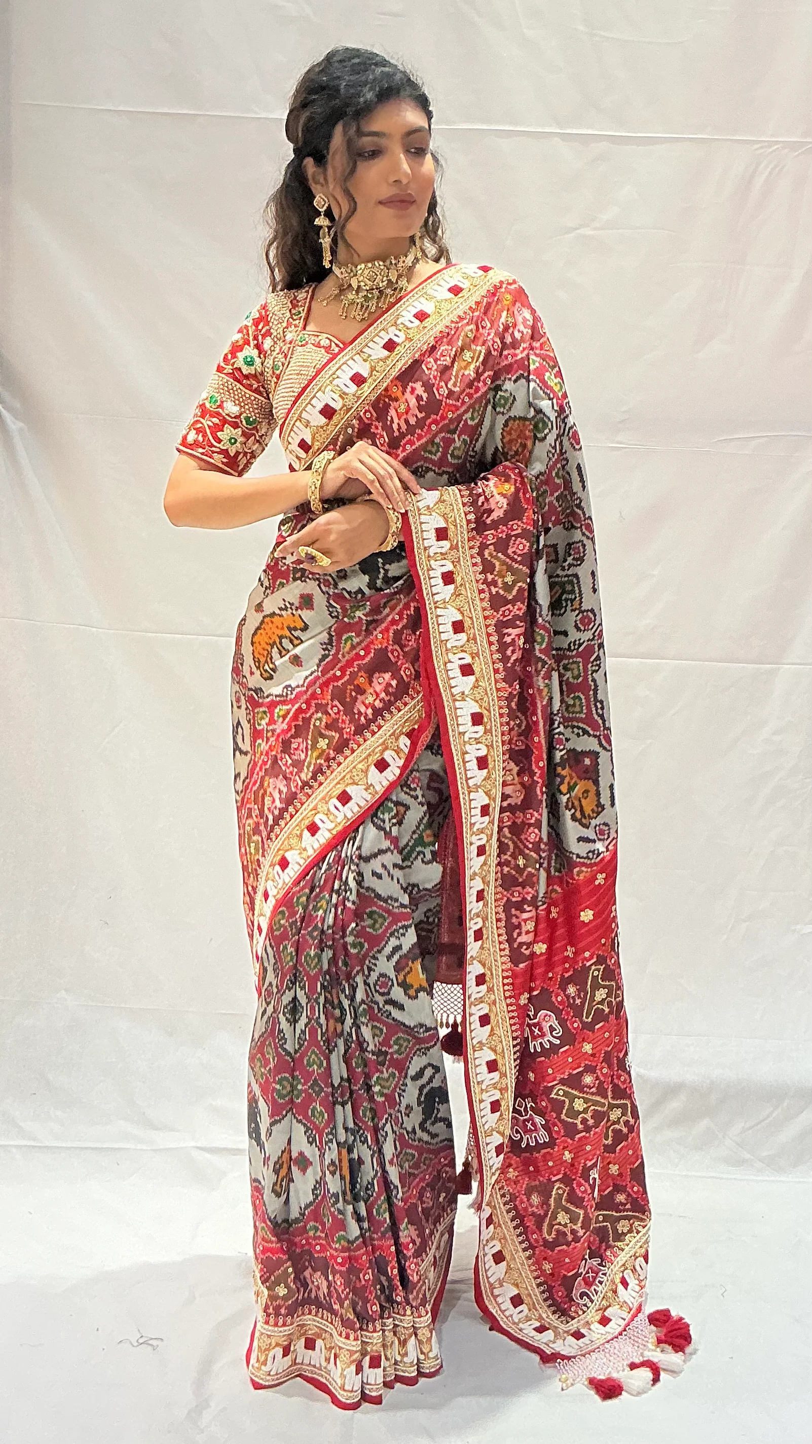 Royal Kunjar Bhat Inspired Patola Style Saree with Elephant & Floral Motifs - Image 3