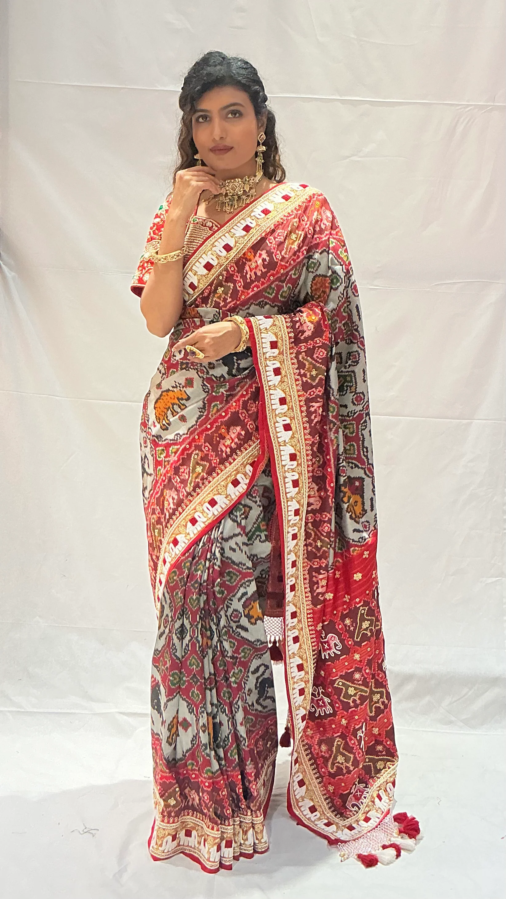 Royal Kunjar Bhat Inspired Patola Style Saree with Elephant & Floral Motifs - Image 4