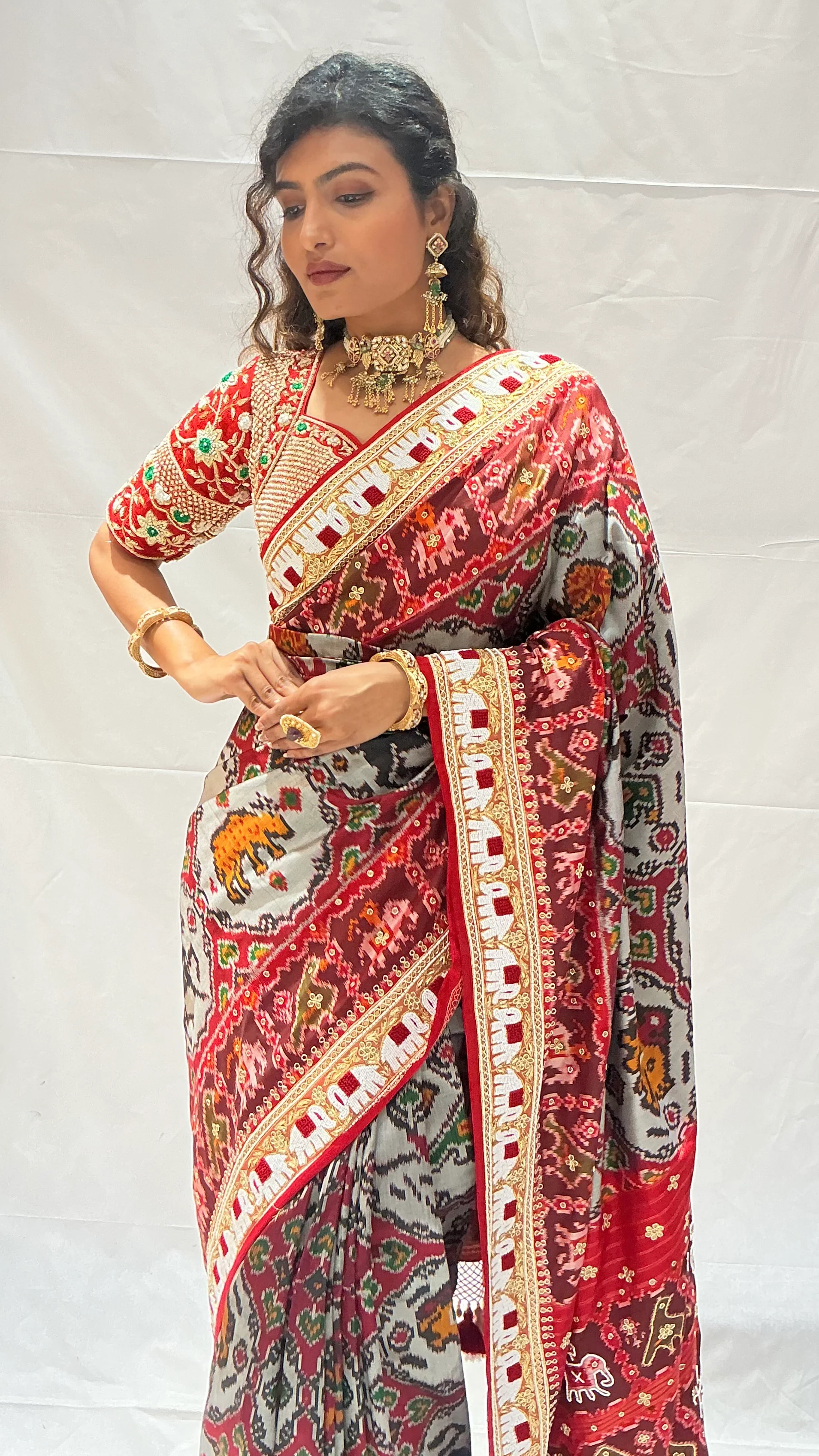 Royal Kunjar Bhat Inspired Patola Style Saree with Elephant & Floral Motifs - Image 6