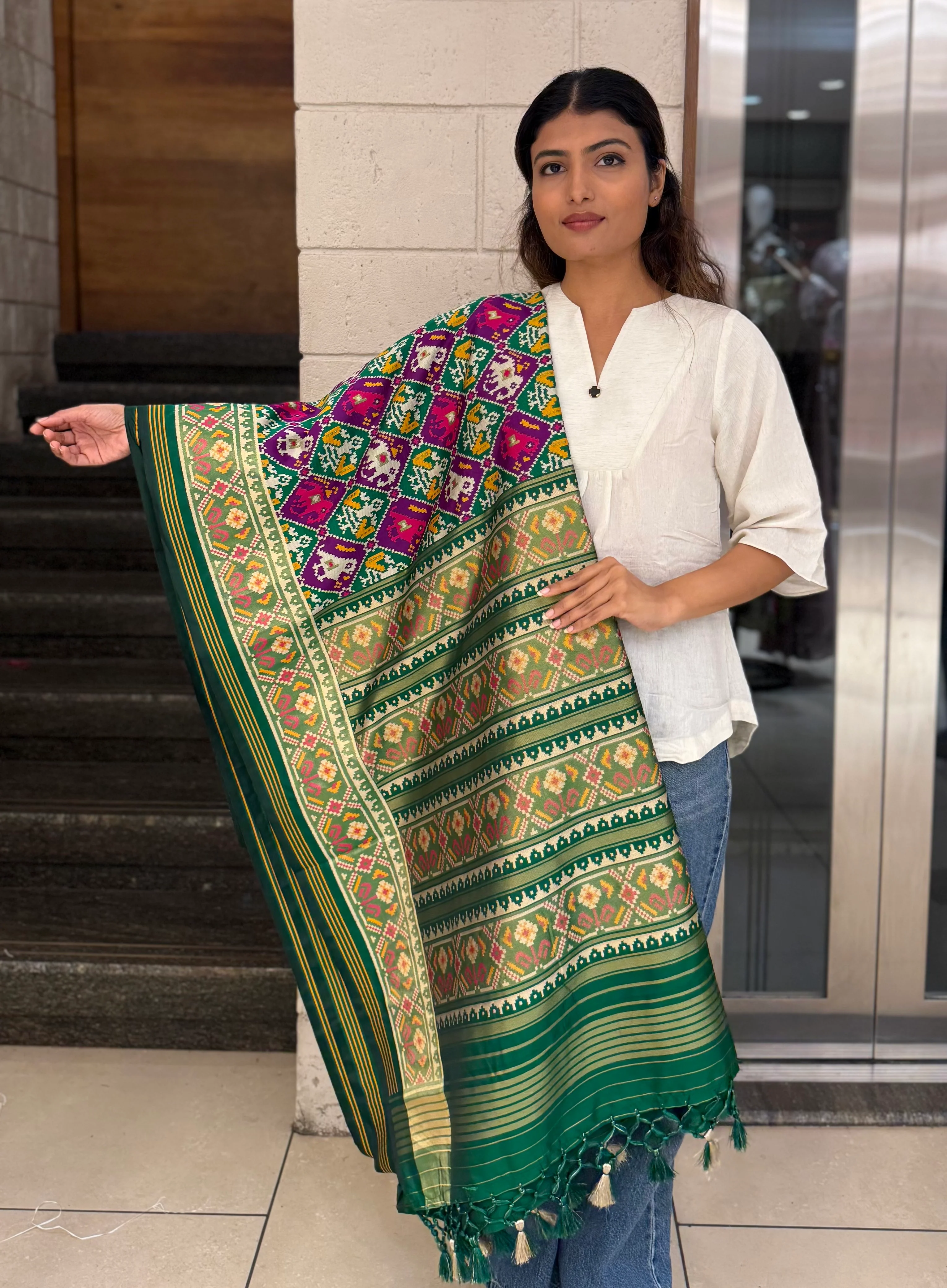 Royal Kunjar Phool Bhat Patola Inspired Saree with Traditional Floral & Elephant Motifs - Image 4