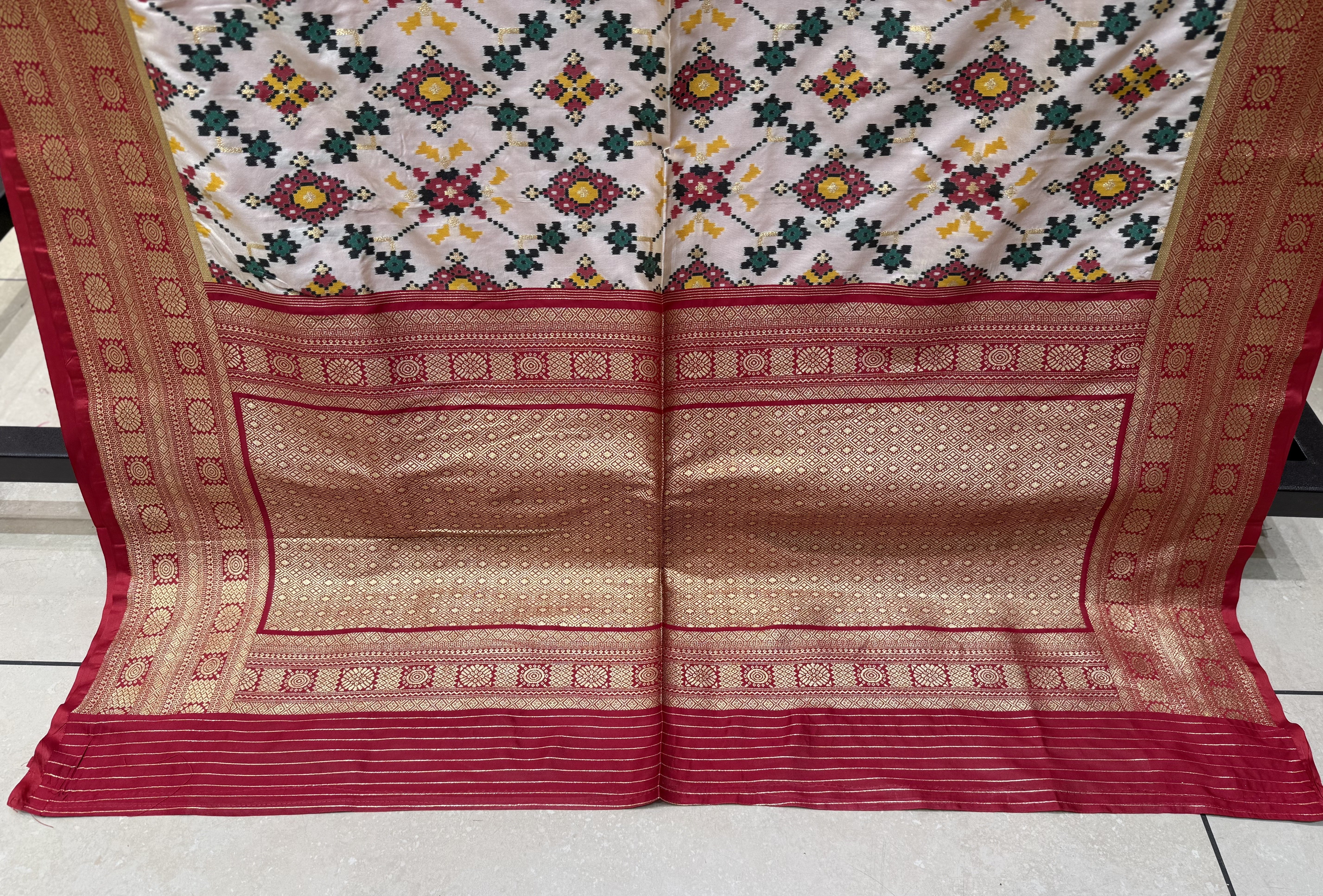 Royal Maroon Chowkdi Bhat Patola Saree with Phool Motifs – Double Ikat Inspired Weaving - Image 4