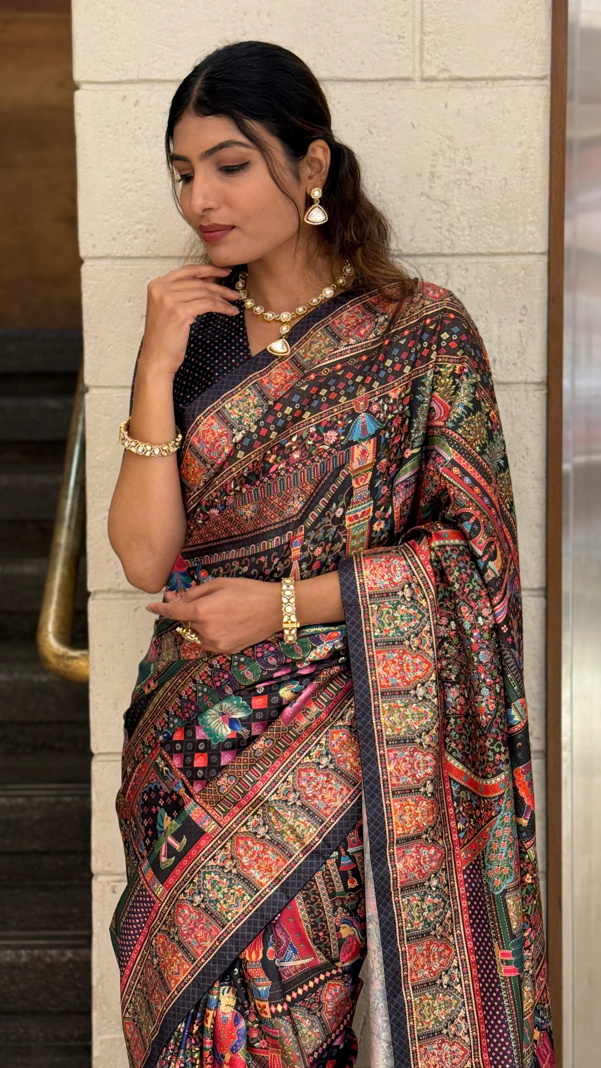 Royal Multicolor Story Art Printed Saree in Pashmina Silk - Image 4