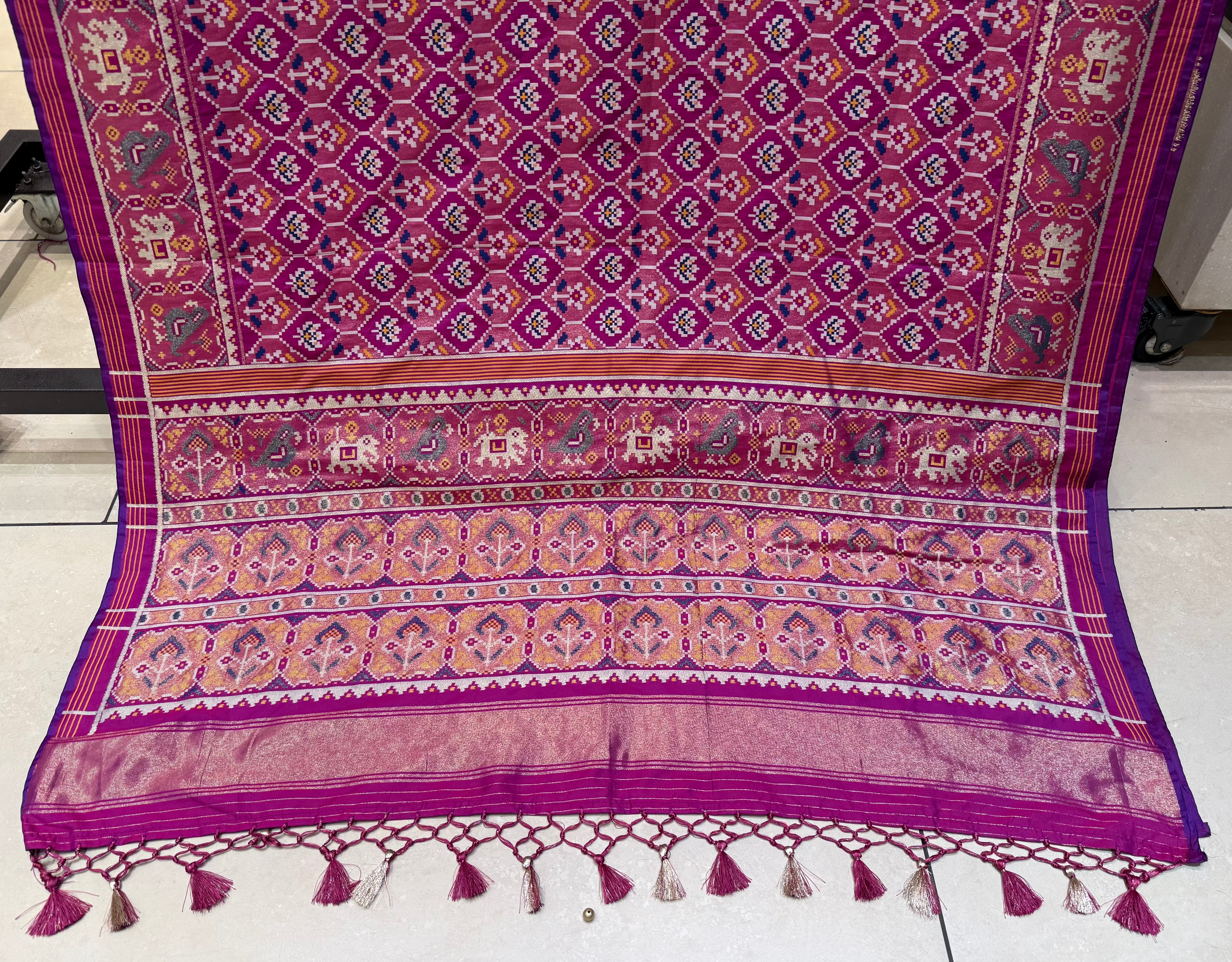 Royal Navratna Bhat with Popat Patola Saree – Chowkdi Layout Inspired Double Ikat Weaving - Image 4