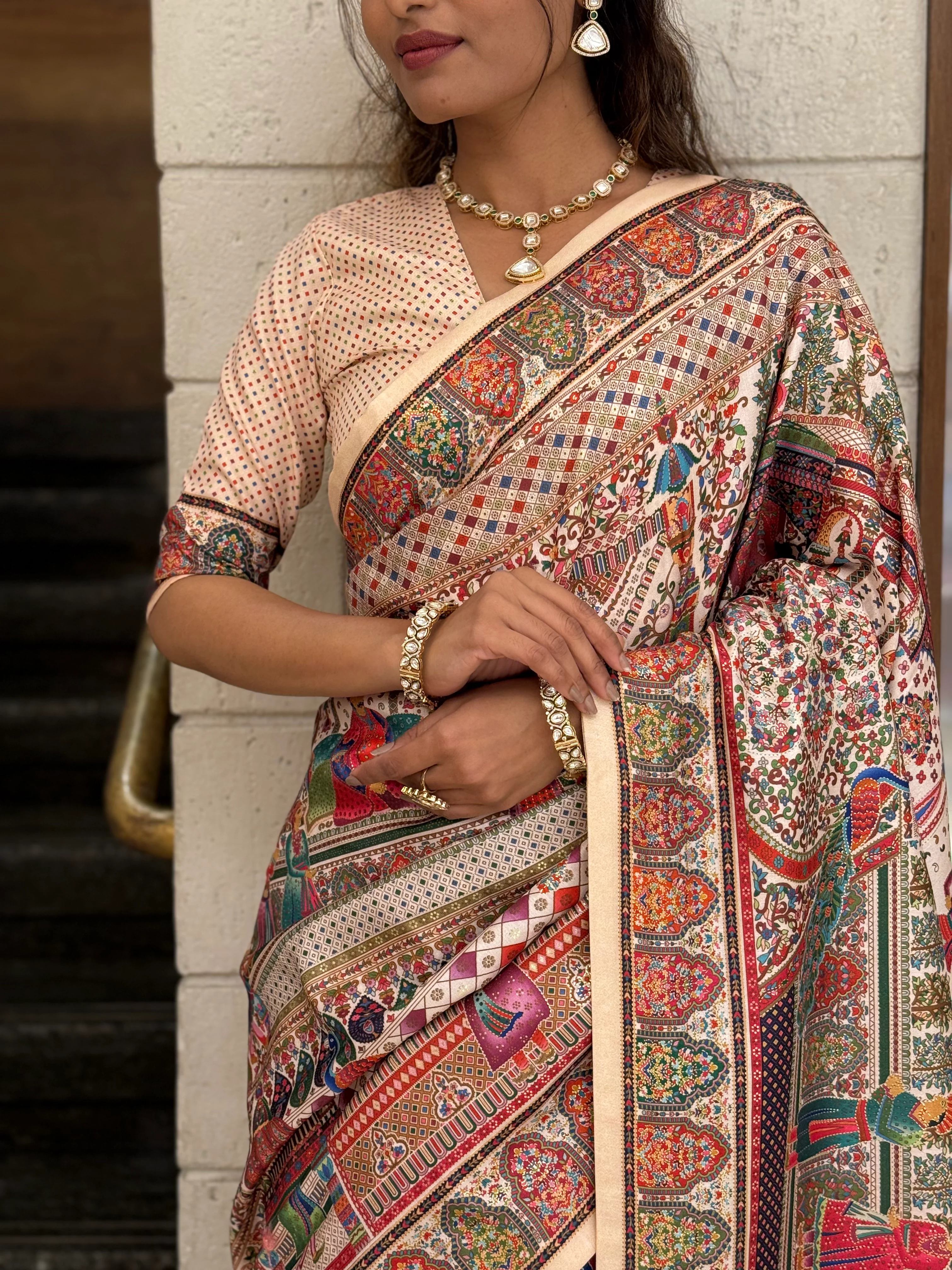 Royal Darbar Scene Patola Inspired Silk Saree with Traditional Heritage Weaving - Image 2