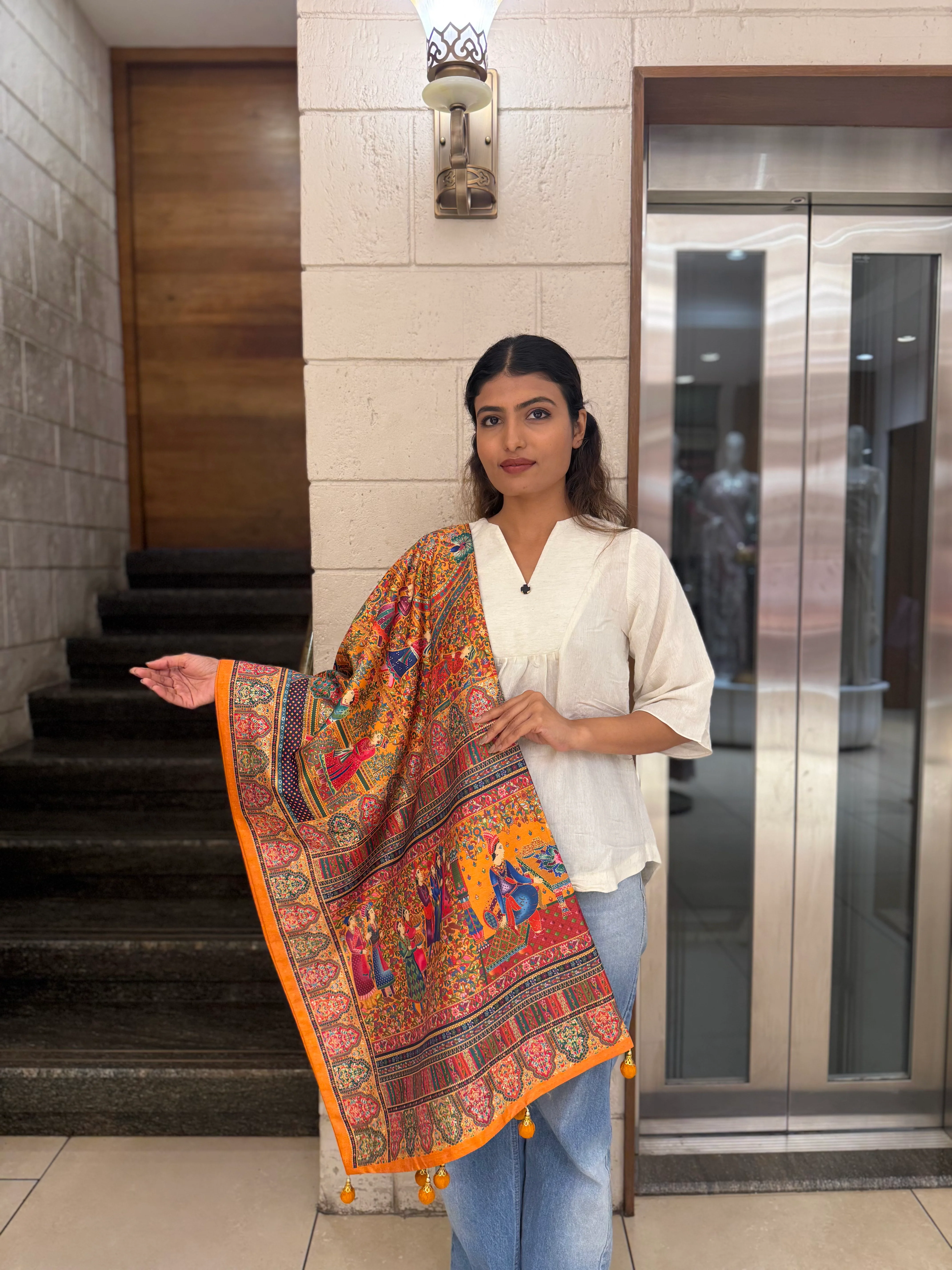 Royal Darbar Scene Patola Inspired Silk Saree with Traditional Heritage Weaving - Image 26