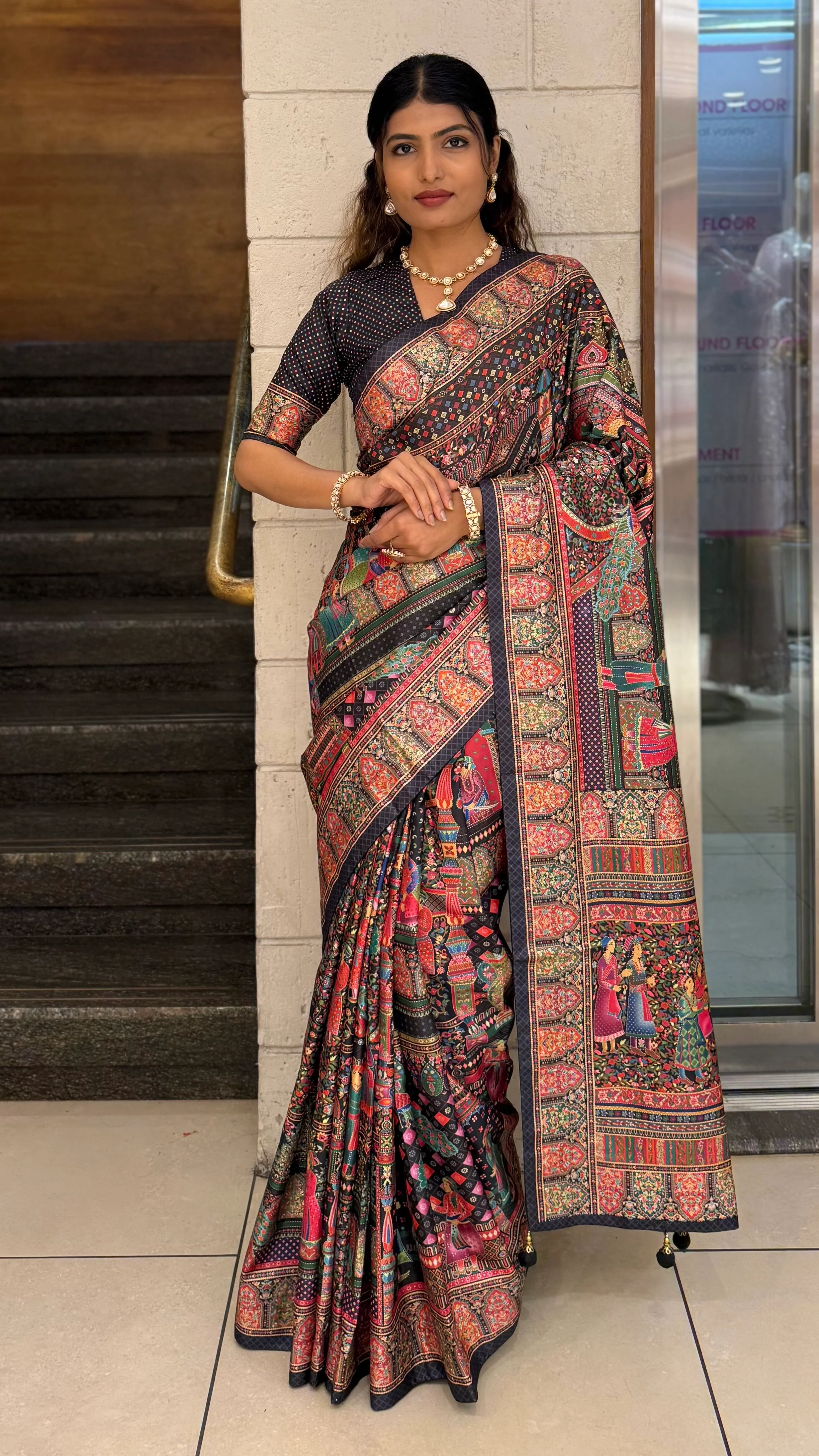 Royal Darbar Scene Patola Inspired Silk Saree with Traditional Heritage Weaving - Image 7
