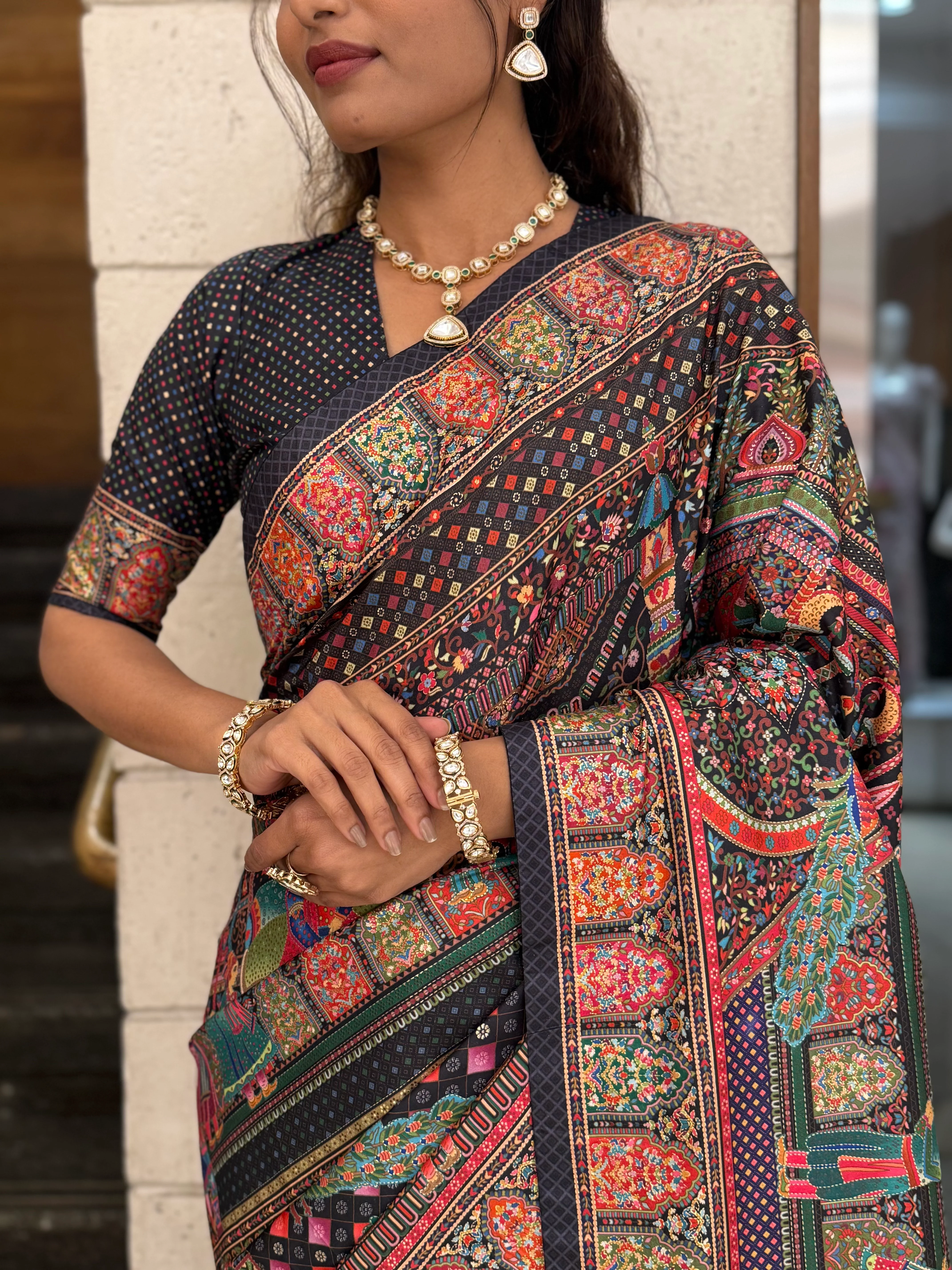 Royal Darbar Scene Patola Inspired Silk Saree with Traditional Heritage Weaving - Image 8