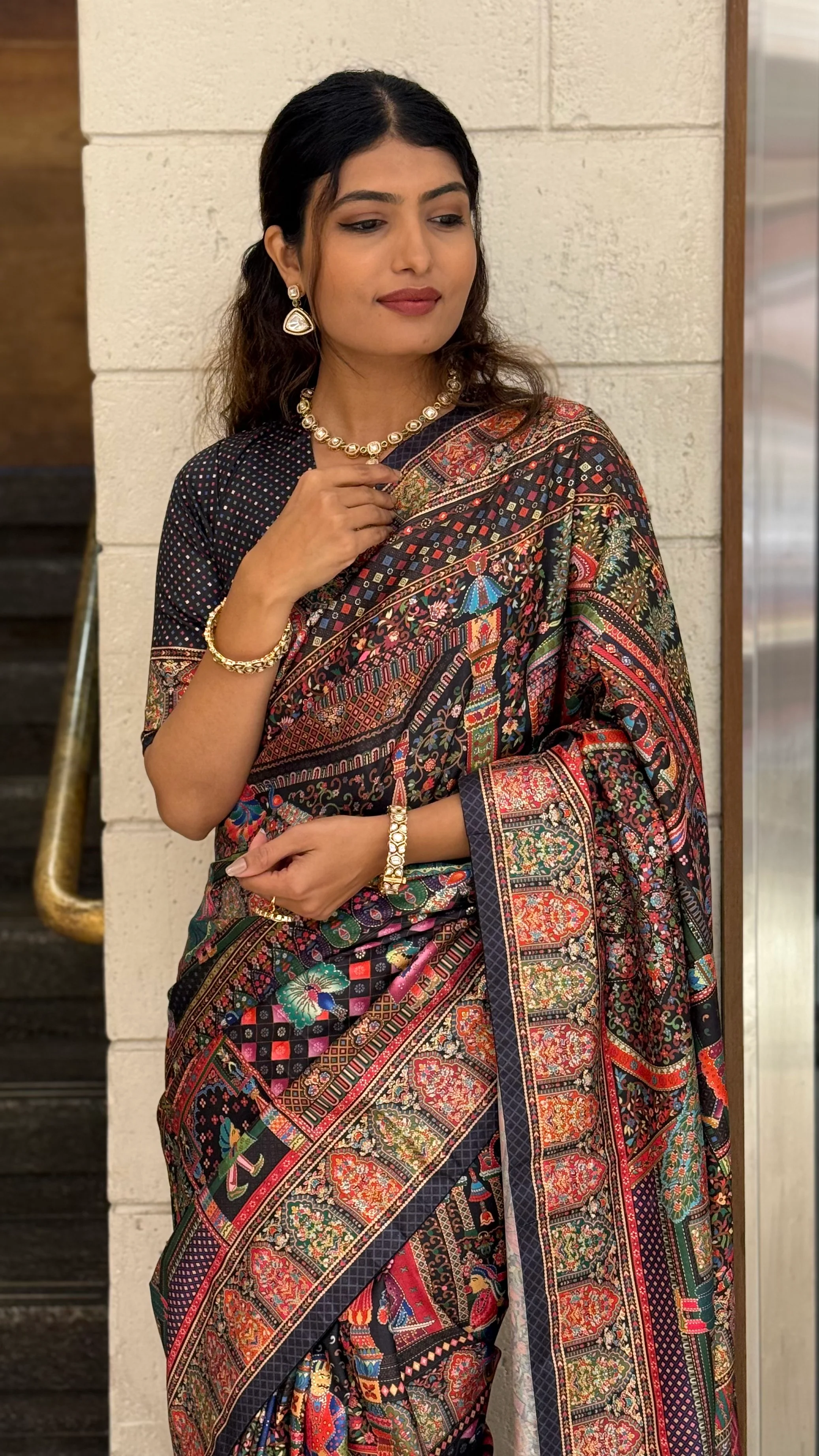 Royal Darbar Scene Patola Inspired Silk Saree with Traditional Heritage Weaving - Image 9