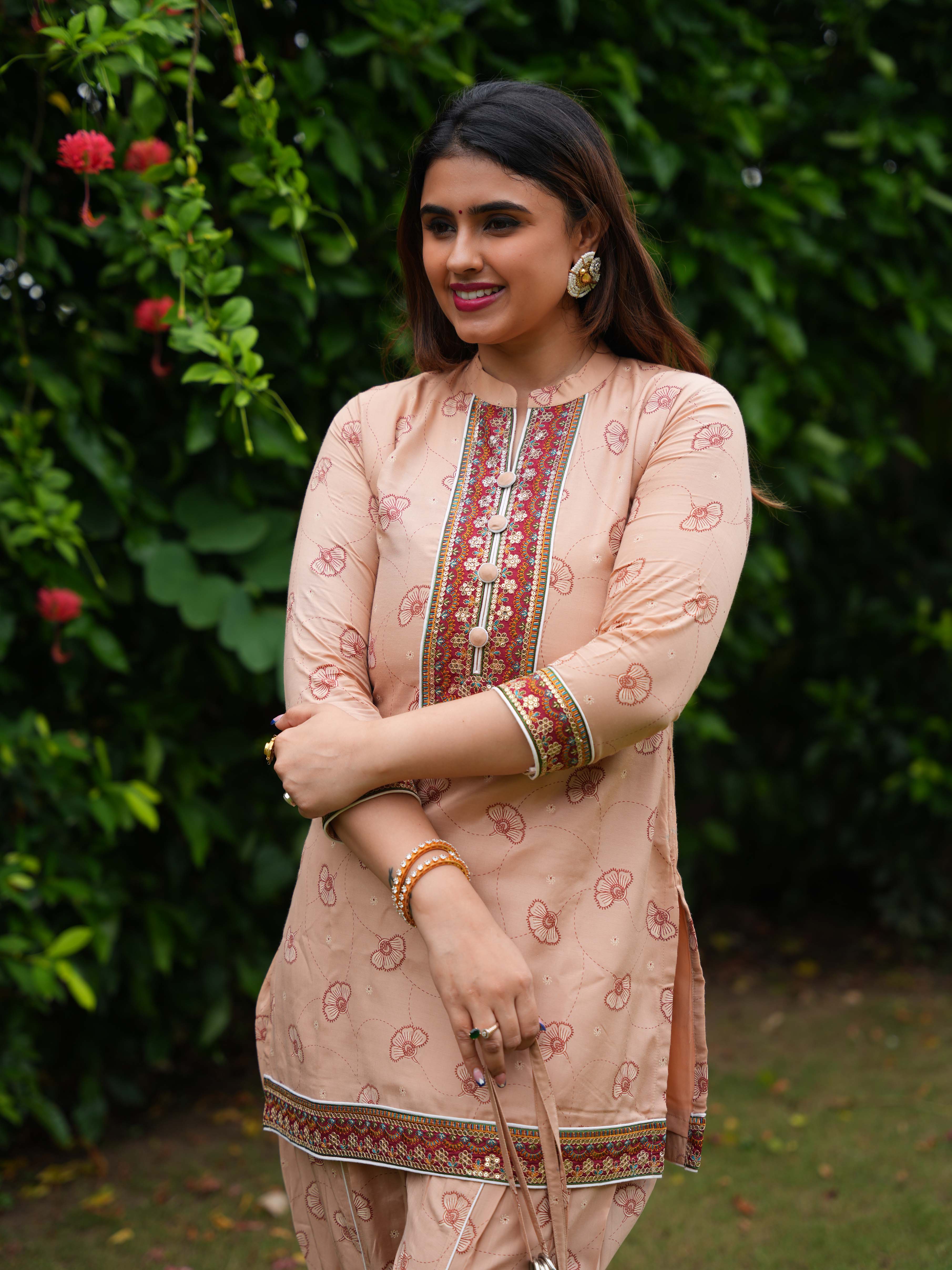 Star Light Pink Printed Cotton Kurta-Pant Set with Matching Handbag - Image 3