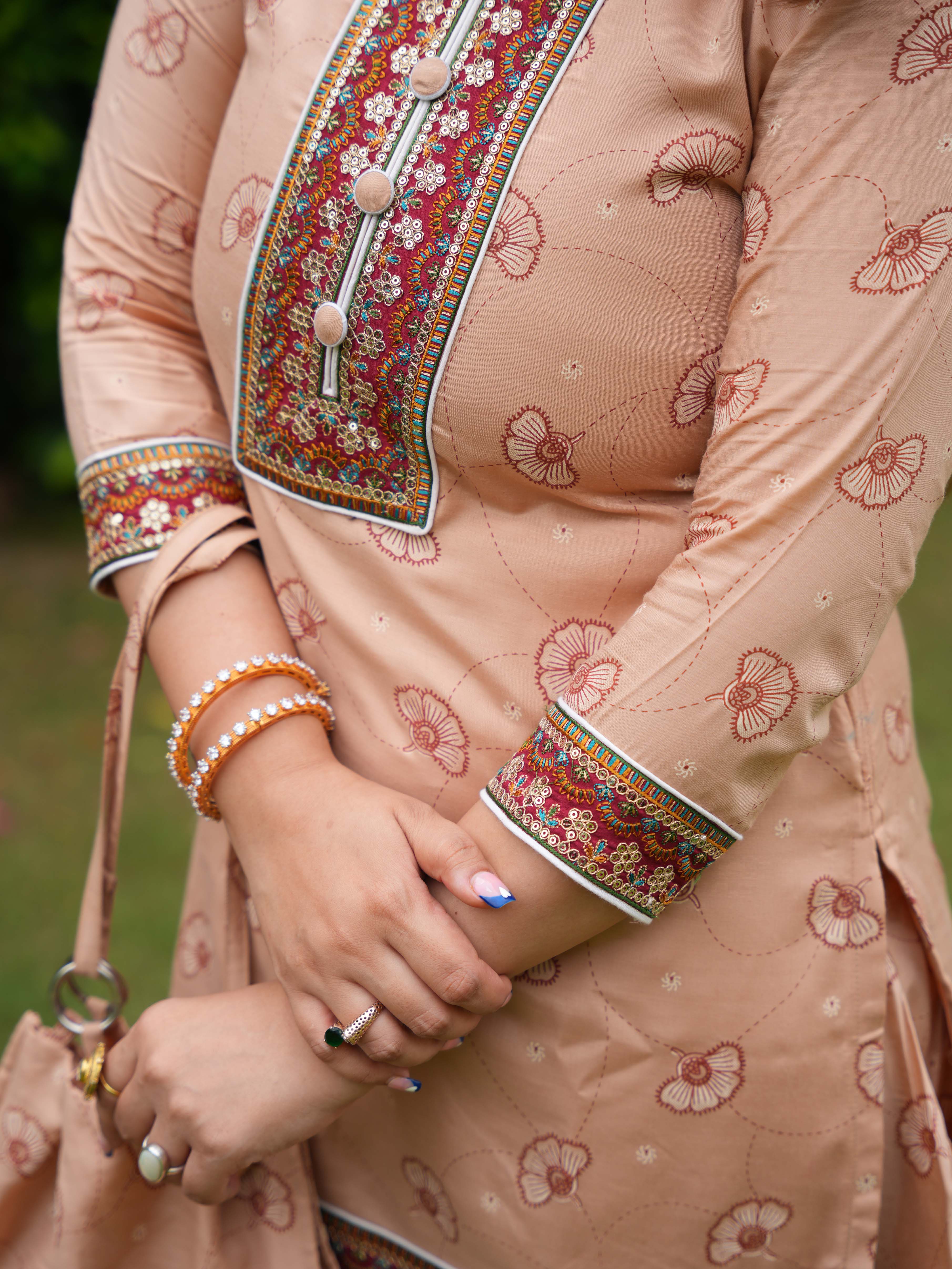 Star Light Pink Printed Cotton Kurta-Pant Set with Matching Handbag - Image 4