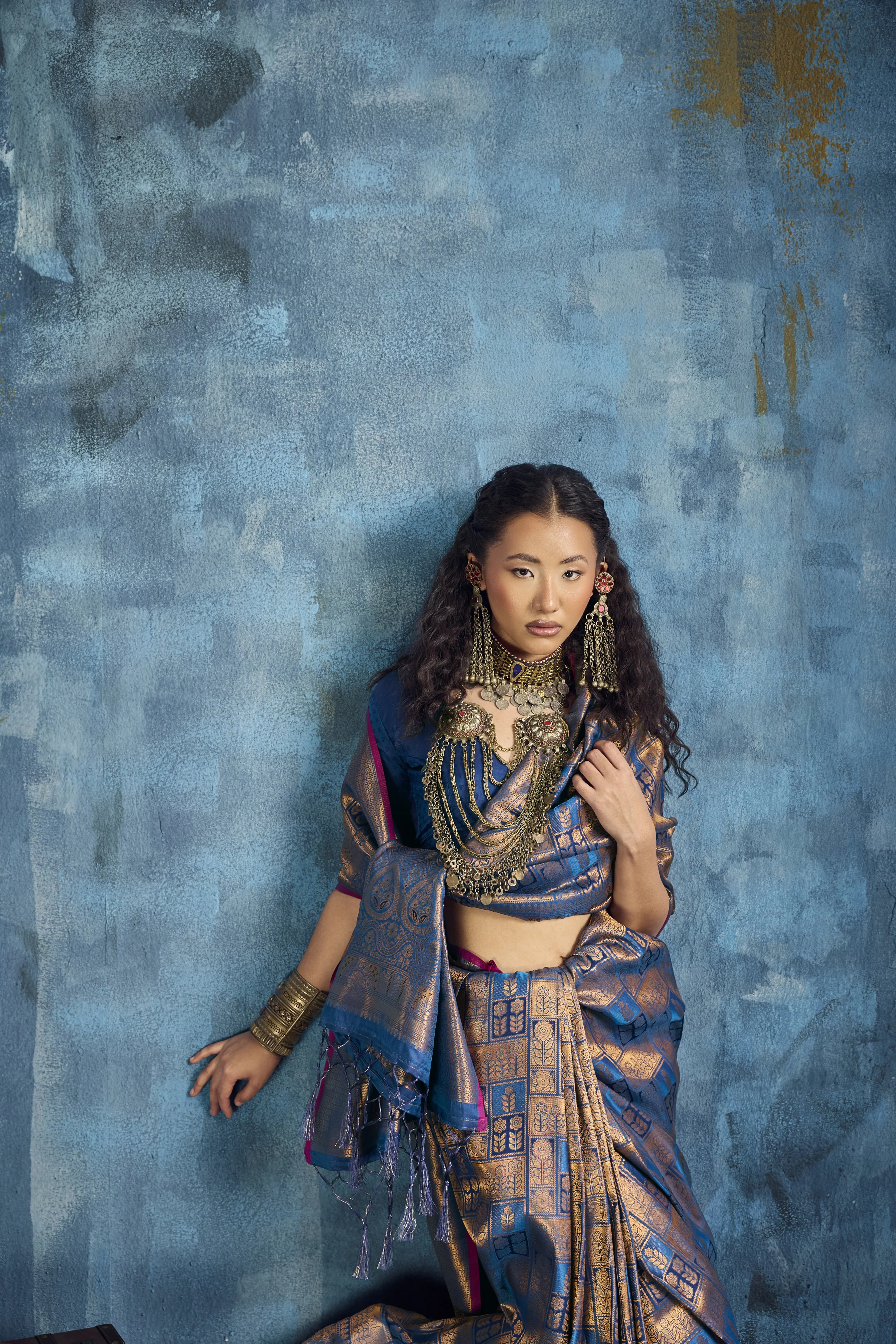 Steel Blue Handloom Silk Saree with Antique Gold Zari Weaving - Image 2