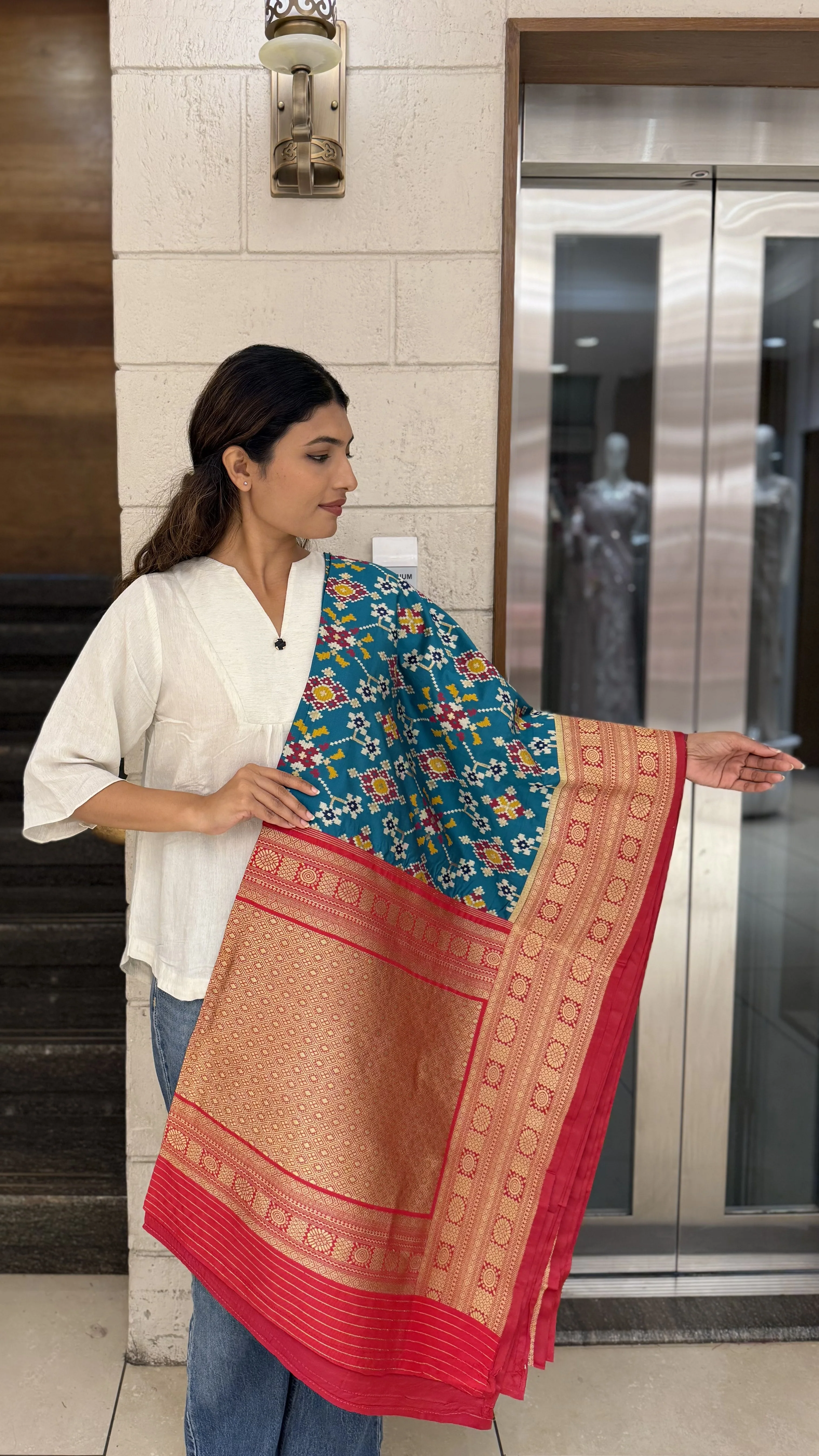 Teal Green Chowkdi Bhat Patola Saree with Phool Jaal – Double Ikat Inspired Weaving - Image 3