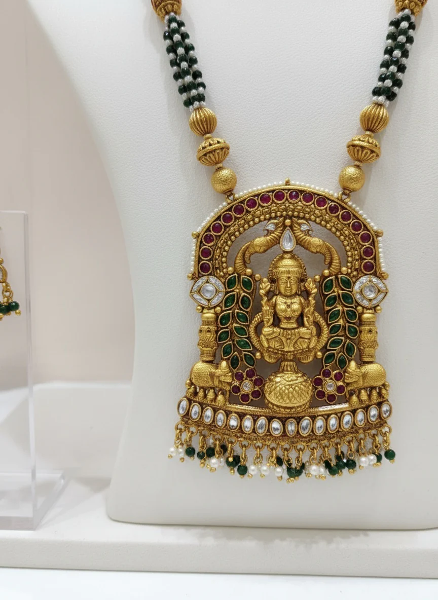 Divine Elegance: Lakshmi Temple Jewellery Set - Image 3