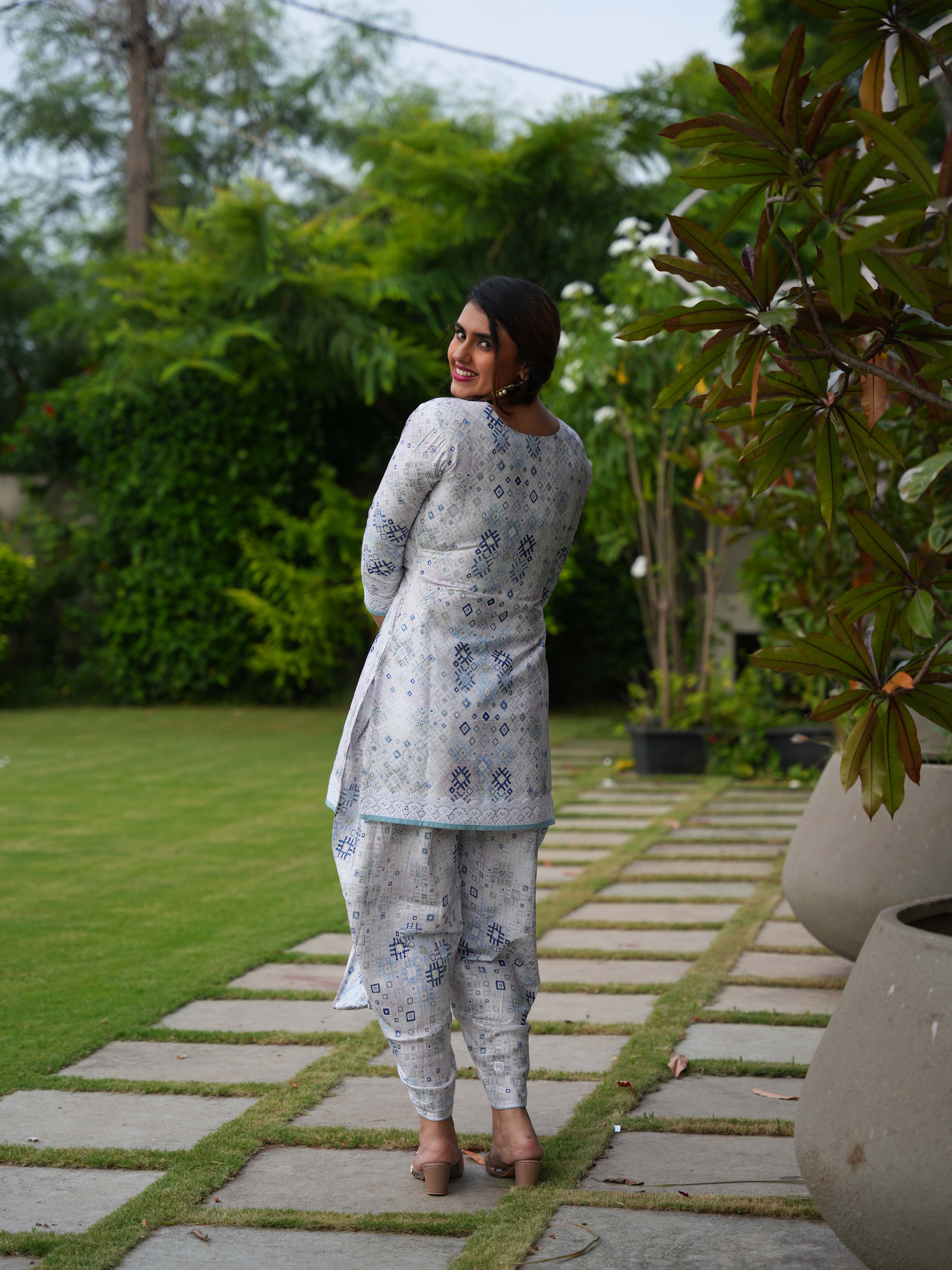 White & Blue Printed Cotton Ethnic Suit Set with Matching Handbag - Image 4