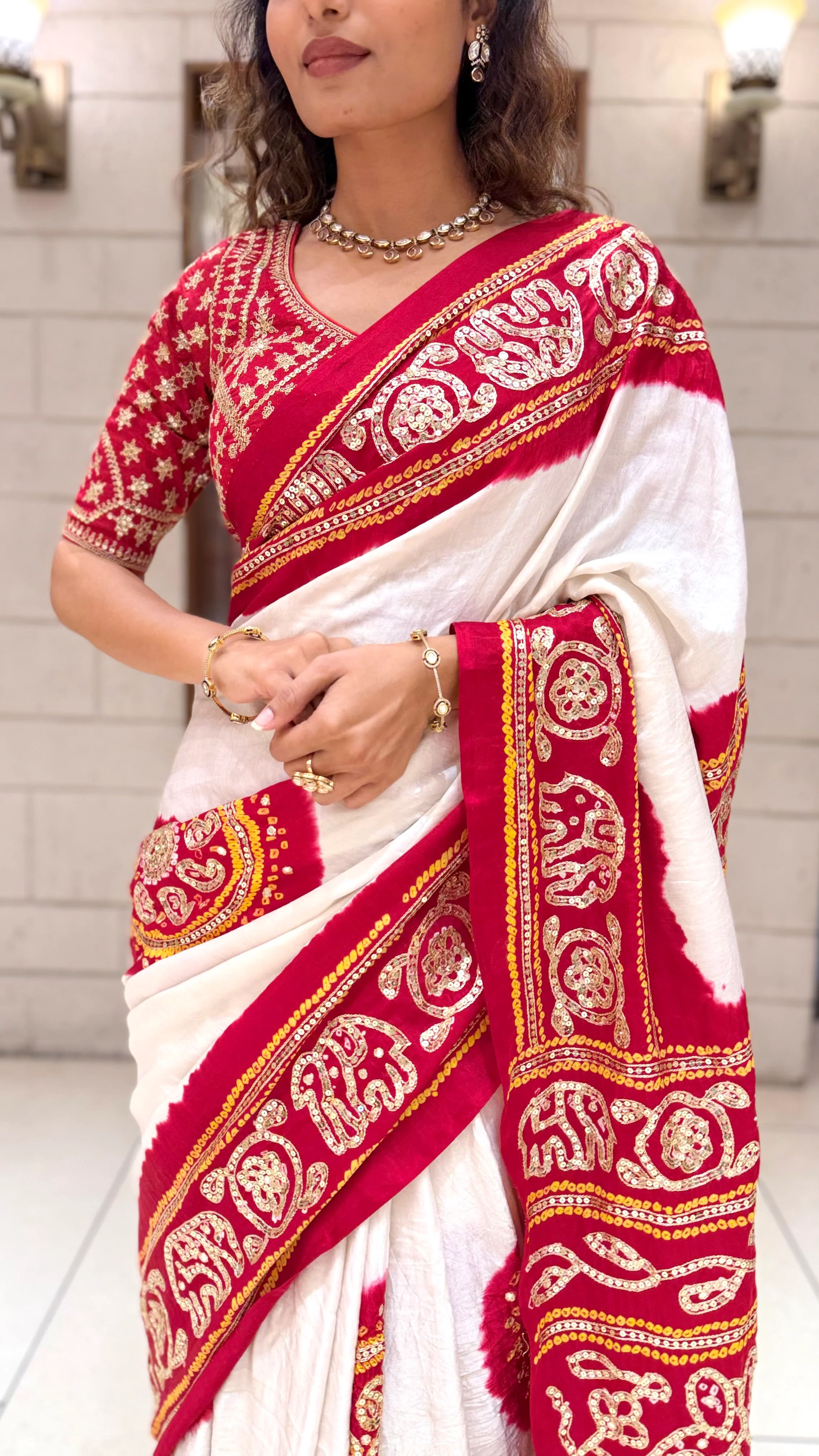 White & Red Traditional Designer Saree with Embroidered Border and Matching Blouse - Image 2