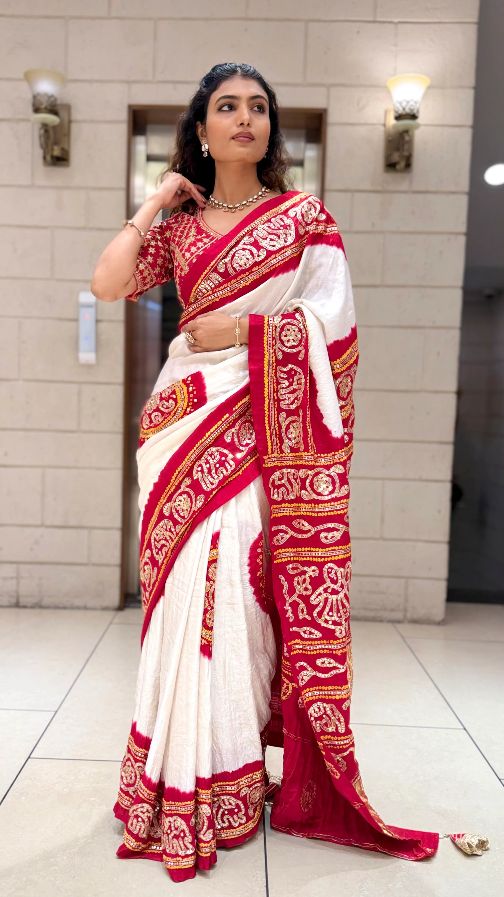 White & Red Traditional Designer Saree with Embroidered Border and Matching Blouse - Image 4