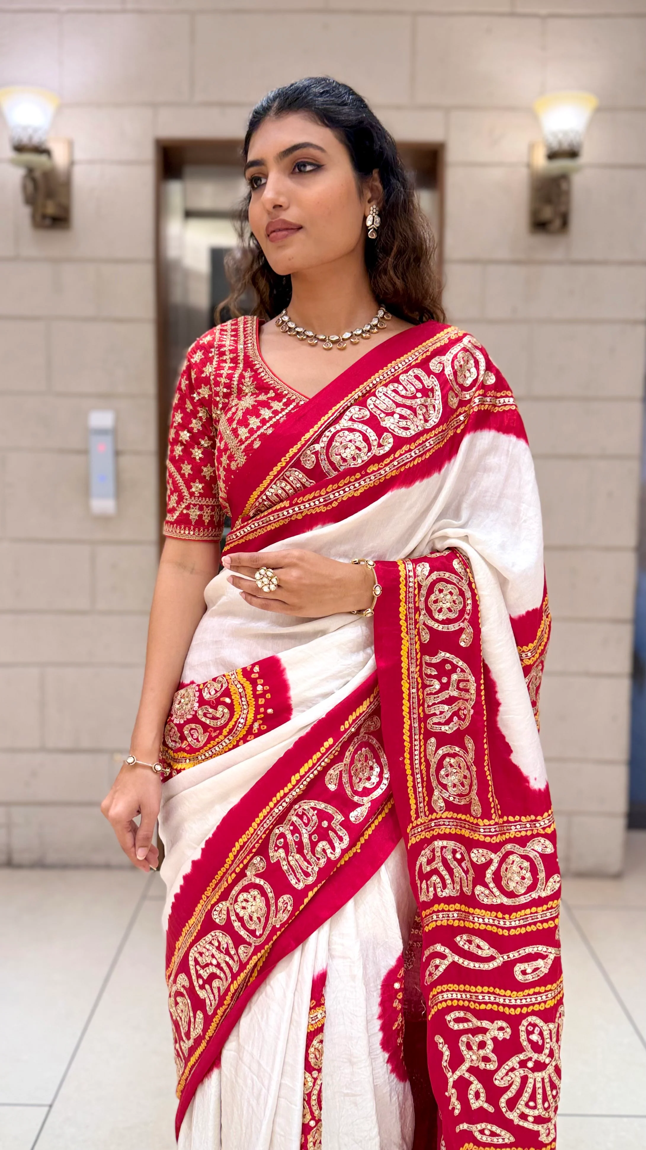 White & Red Traditional Designer Saree with Embroidered Border and Matching Blouse - Image 5